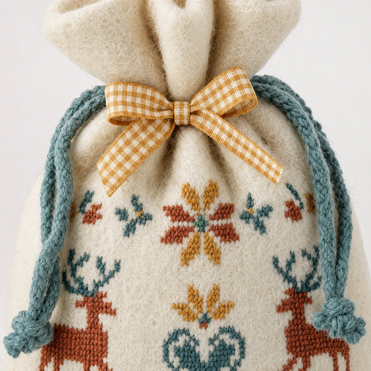 Folk Sachet — Reusable Fabric Christmas Gift Bag